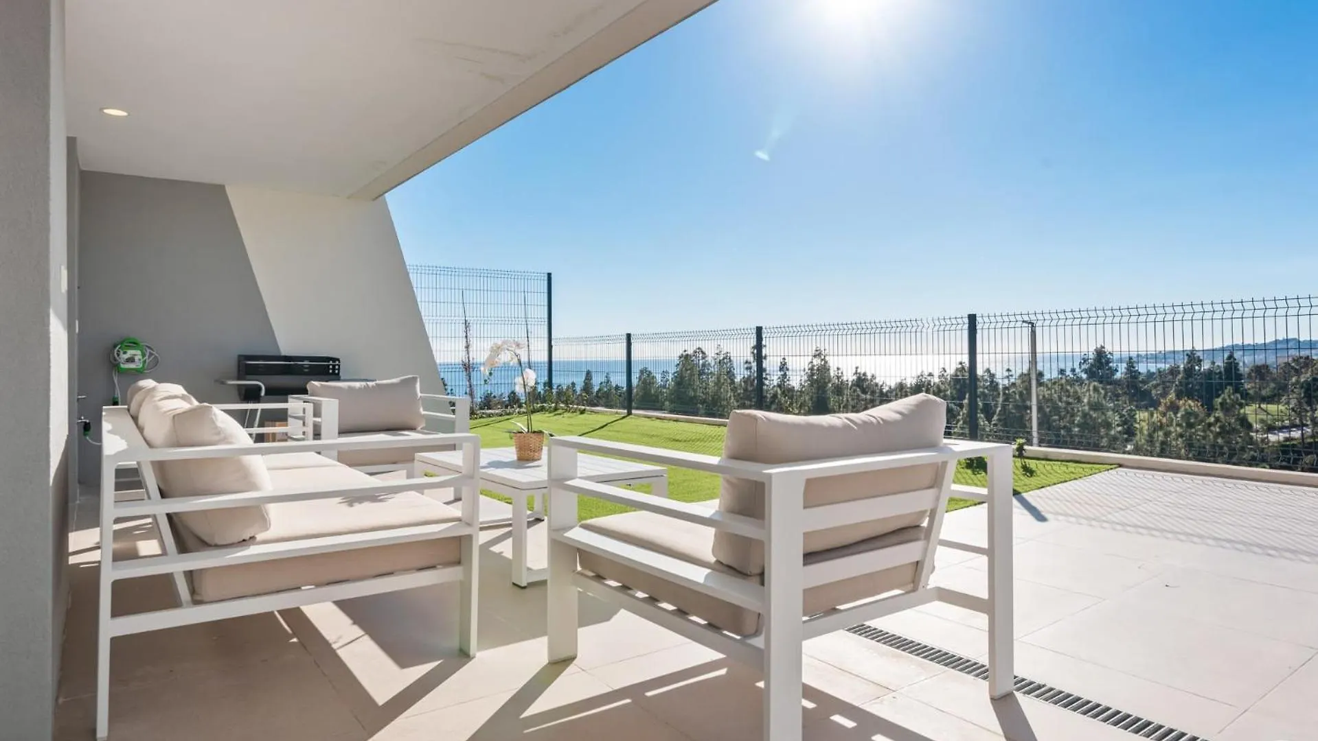 El Faro Vivi Homes - Elies House Pool, Gym, Spa & Sea View ספרד